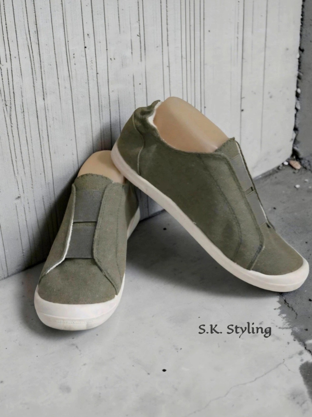 Aeropostale Maliboo Olive Green Canvas Slip-On Sneakers – Women's Size 8 - EUC